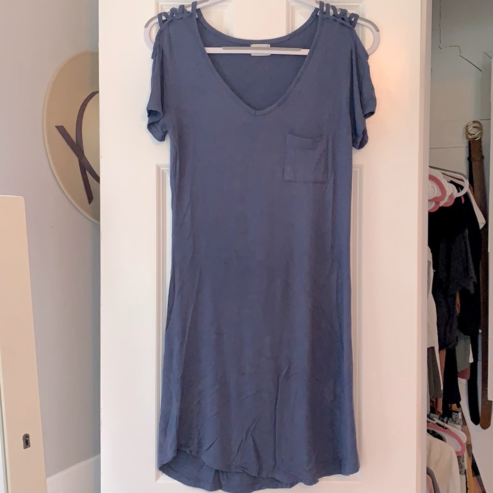Blue pocketed t-shirt dress
